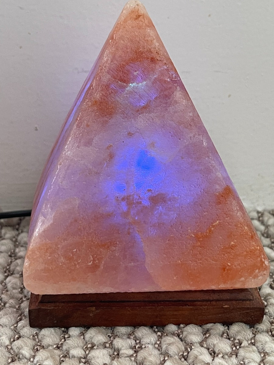Himalaya Salzlampe Mini USB Lampe in Pyramidenform